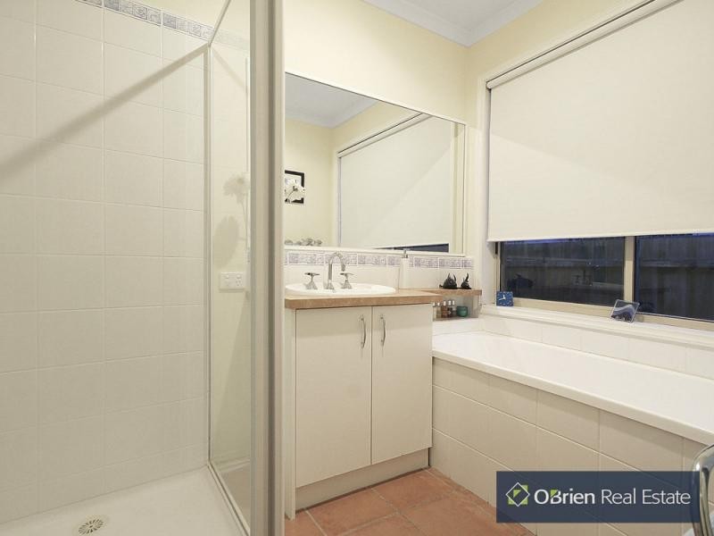 18 Gentle Annie Drive, Blind Bight VIC 3980