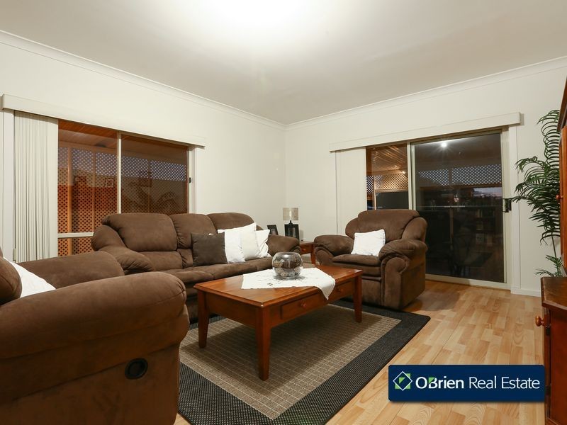 15 Wintersun Road, Berwick VIC 3806
