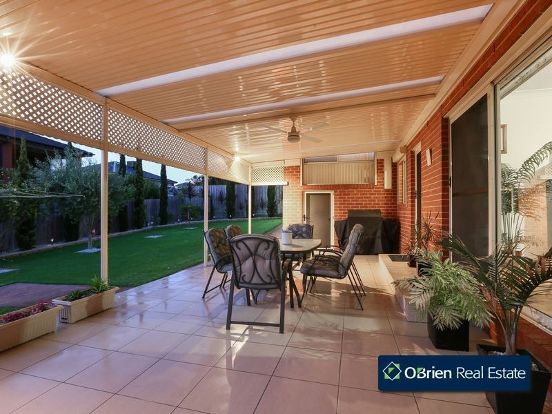 15 Wintersun Road, Berwick VIC 3806