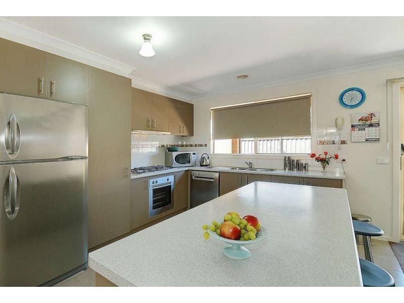 13 Ben Hall Street, Cranbourne East VIC 3977