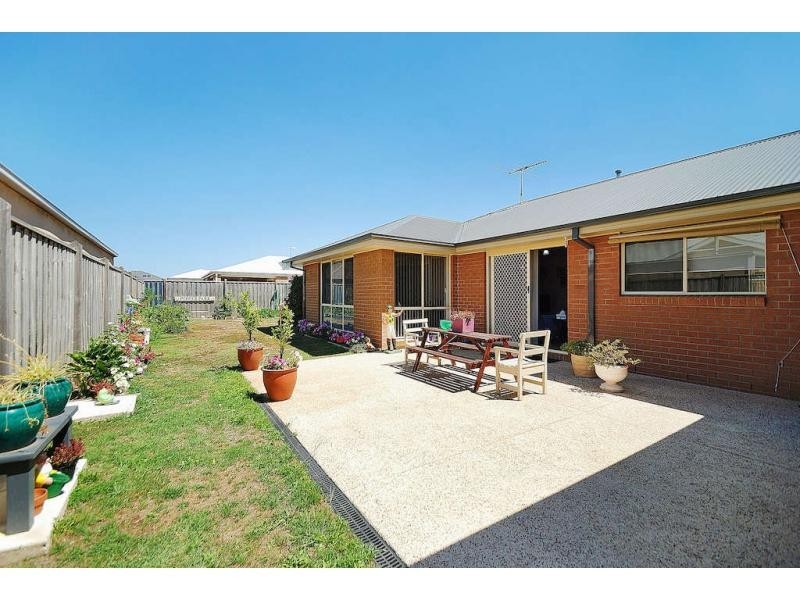 13 Ben Hall Street, Cranbourne East VIC 3977