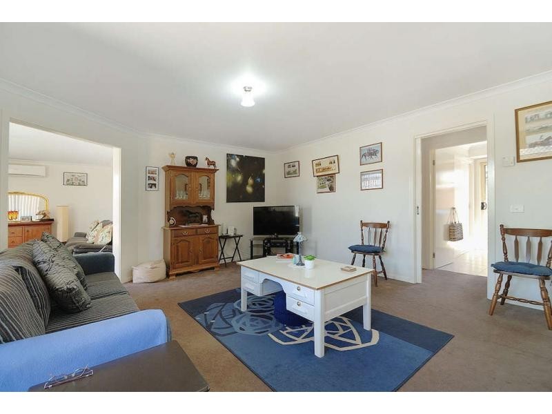 13 Ben Hall Street, Cranbourne East VIC 3977