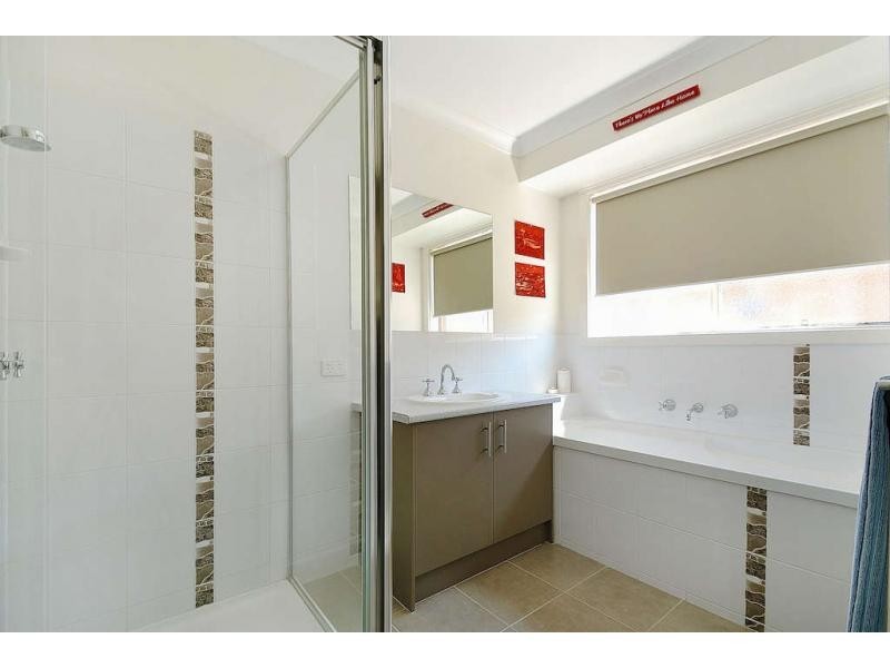 13 Ben Hall Street, Cranbourne East VIC 3977