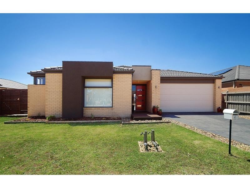 6 Ben Hall Street, Cranbourne East VIC 3977