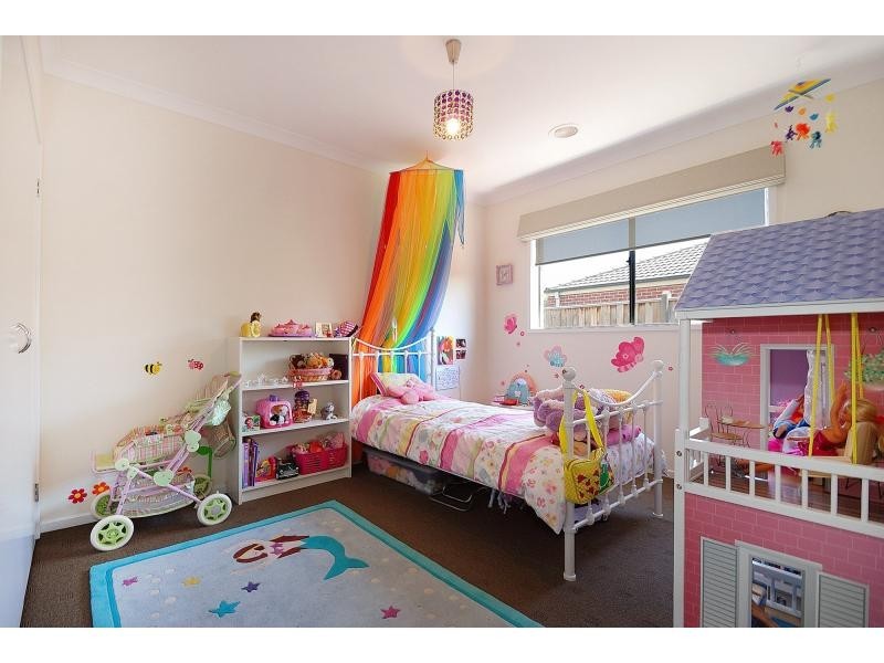 6 Ben Hall Street, Cranbourne East VIC 3977