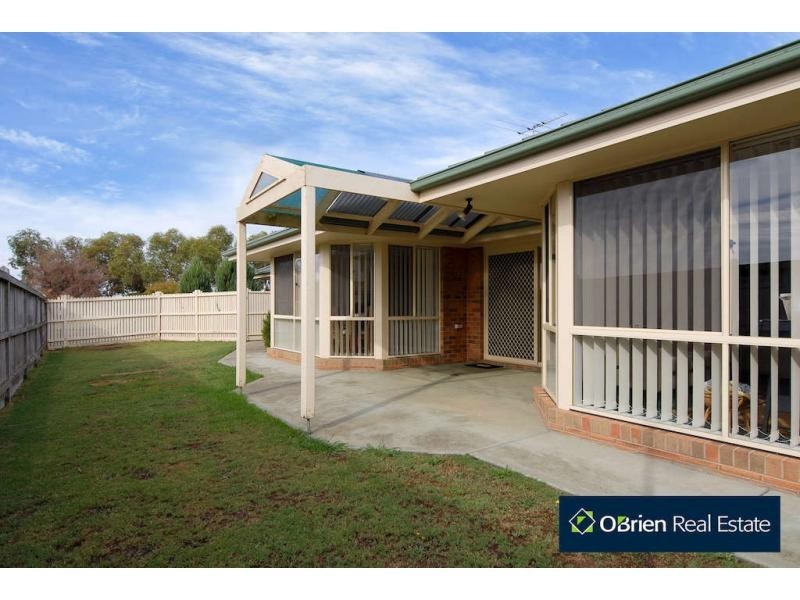 3 Champagne Grove, Narre Warren South VIC 3805