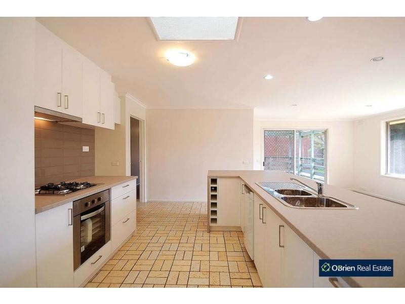 2 Windemere Street, Berwick VIC 3806