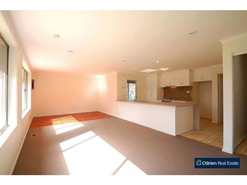 2 Windemere Street, Berwick VIC 3806