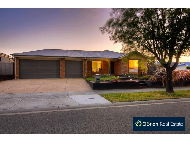 14 The Esplanade, Narre Warren South VIC 3805