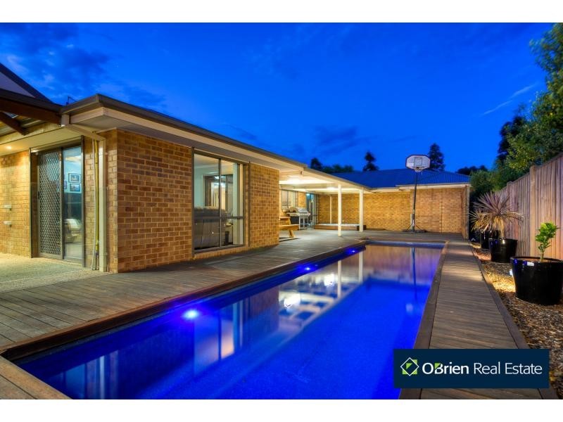 14 The Esplanade, Narre Warren South VIC 3805