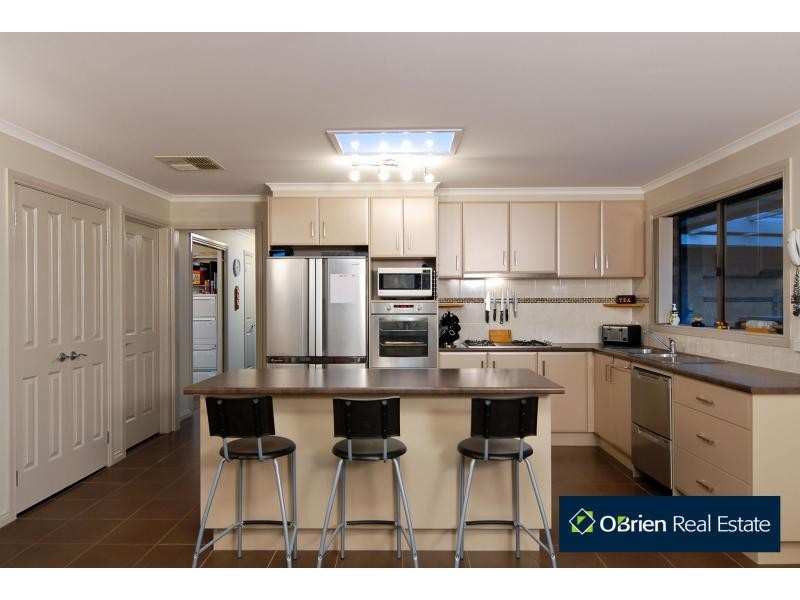 14 The Esplanade, Narre Warren South VIC 3805