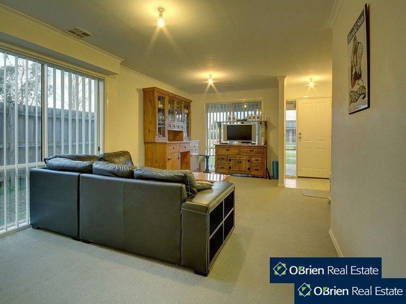 93 Sweeney Drive, Narre Warren VIC 3805