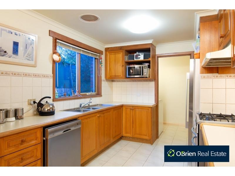 49 Saxonwood Drive, Narre Warren VIC 3805