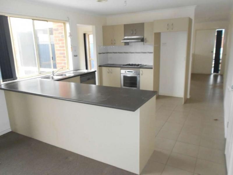 7 Banksia Grove, Pakenham VIC 3810