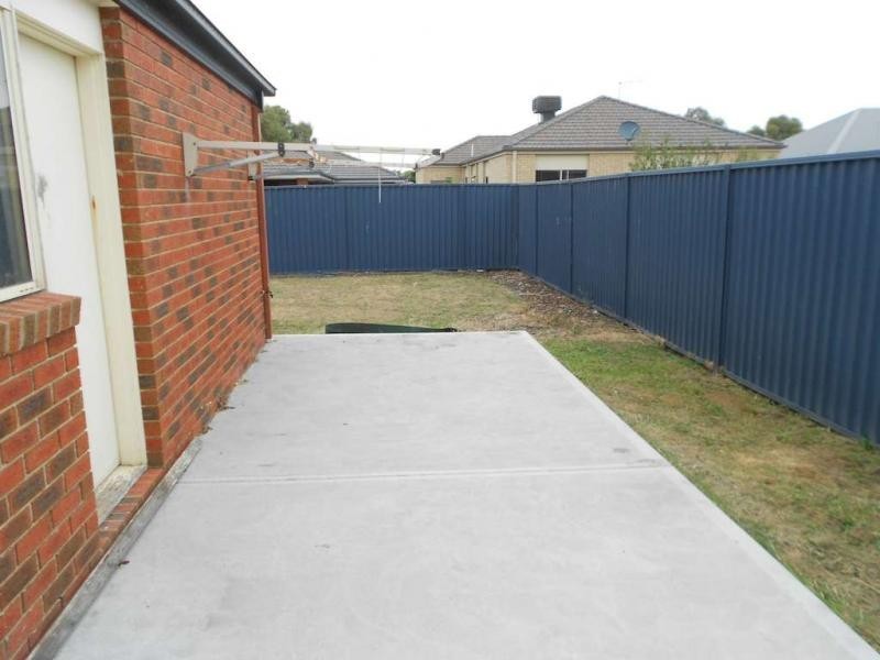 7 Banksia Grove, Pakenham VIC 3810