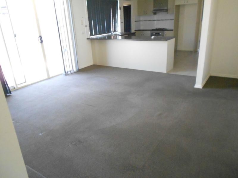 7 Banksia Grove, Pakenham VIC 3810