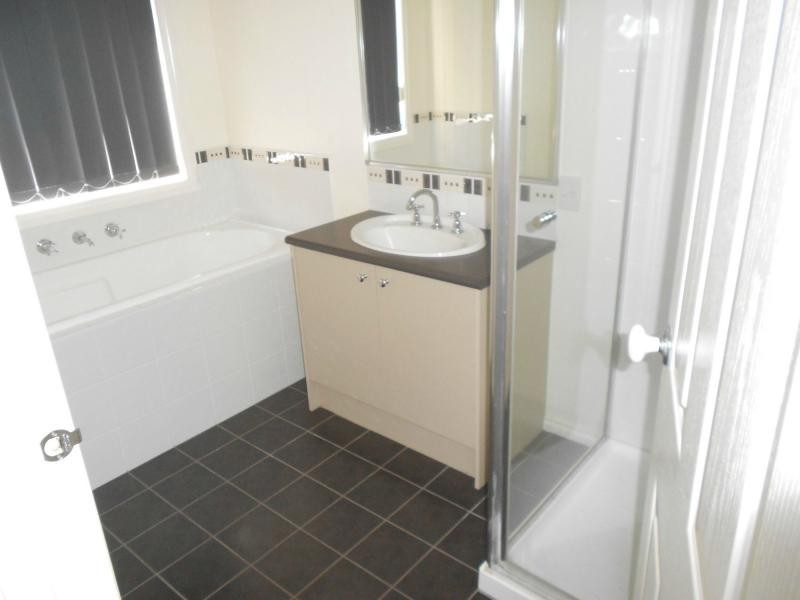 7 Banksia Grove, Pakenham VIC 3810