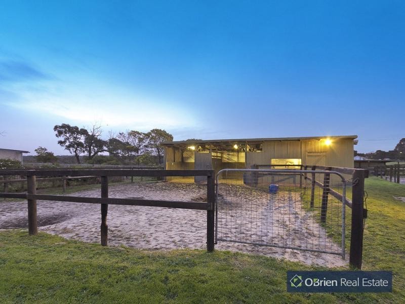 1 Shaw Road, Junction Village VIC 3977