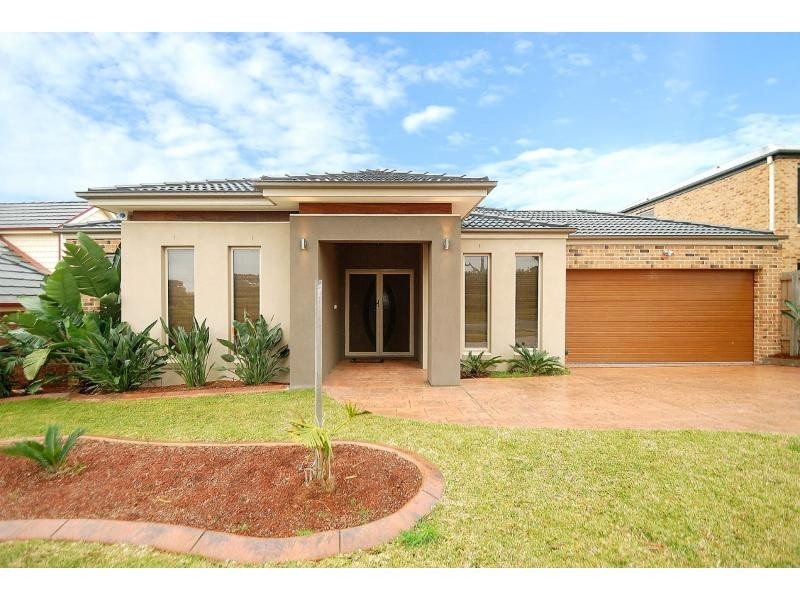 5 Fantail Way, Berwick VIC 3806
