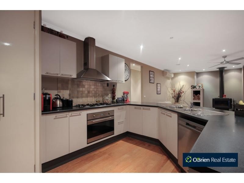 3 Sweetwattle Drive, Cranbourne South VIC 3977