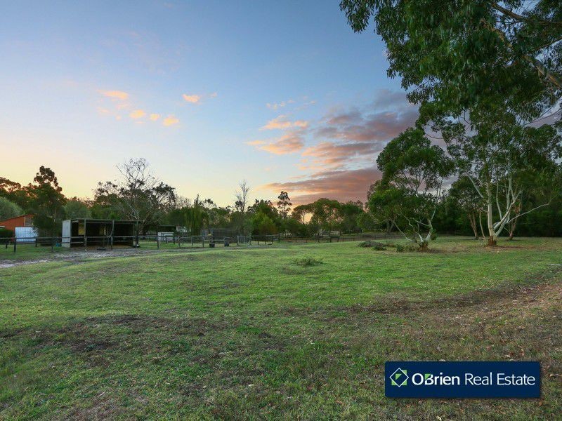 41 Browns Road, Devon Meadows VIC 3977