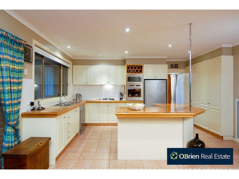 1 Nadeen Street, Narre Warren South VIC 3805