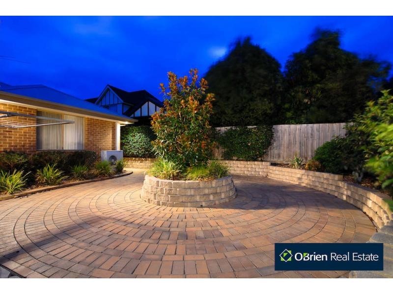 1 Nadeen Street, Narre Warren South VIC 3805