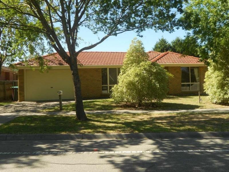 35 Ashfield Drive, Berwick VIC 3806