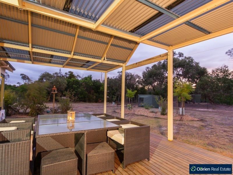 25 Sweet Wattle Drive, Cranbourne South VIC 3977