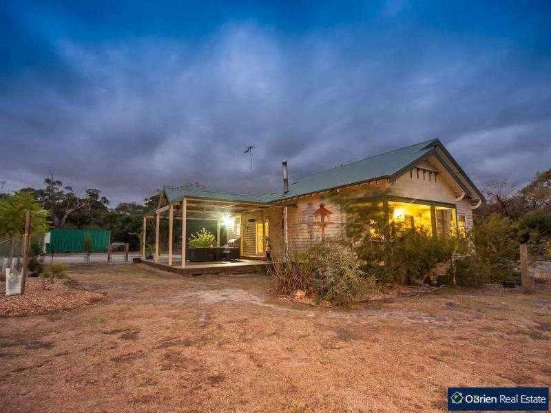 25 Sweet Wattle Drive, Cranbourne South VIC 3977