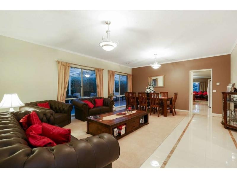 22 Ellesse Way, Berwick VIC 3806