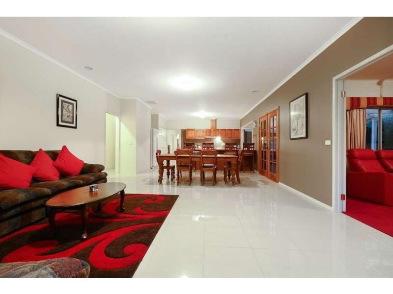 22 Ellesse Way, Berwick VIC 3806