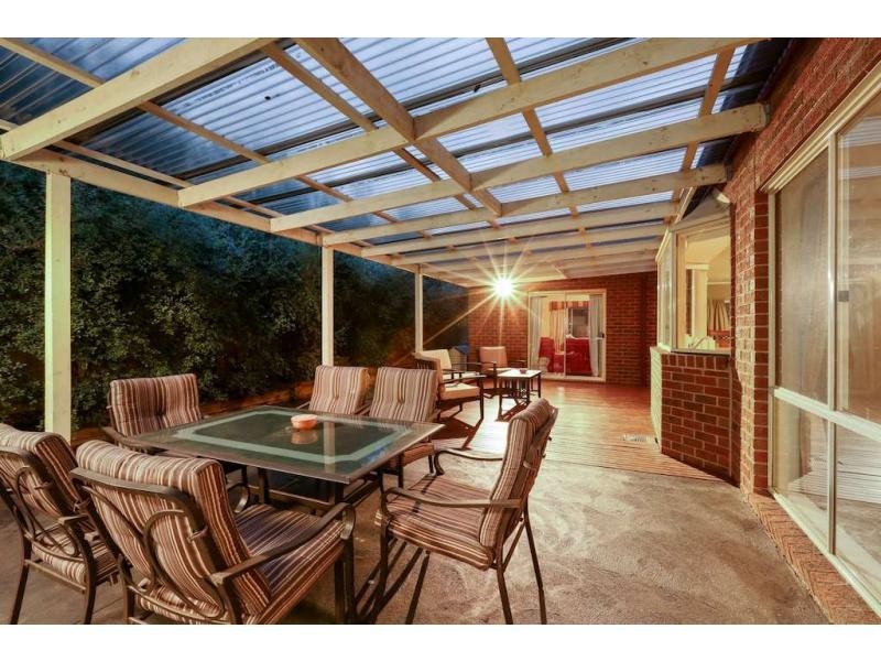 22 Ellesse Way, Berwick VIC 3806