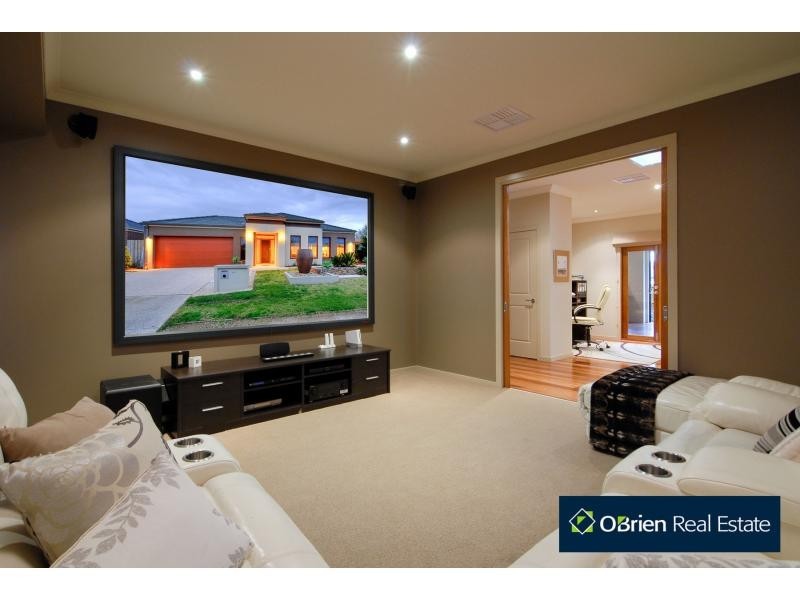 2 Avendon Court, Narre Warren South VIC 3805