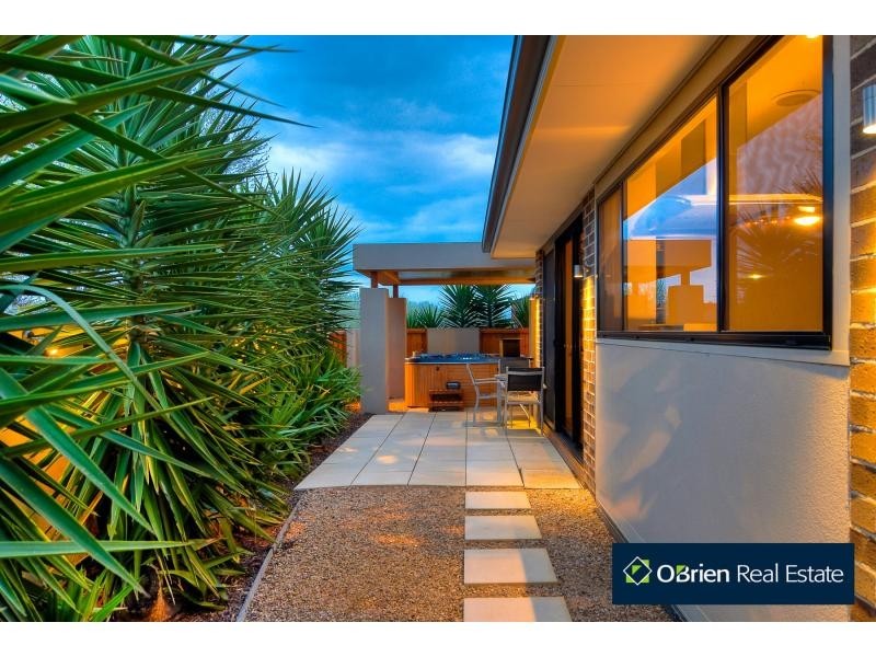2 Avendon Court, Narre Warren South VIC 3805