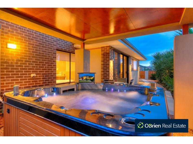 2 Avendon Court, Narre Warren South VIC 3805