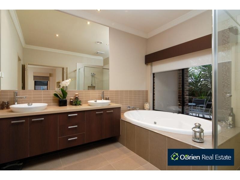 2 Avendon Court, Narre Warren South VIC 3805
