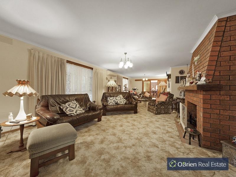 42 Mayfield Road, Cranbourne East VIC 3977