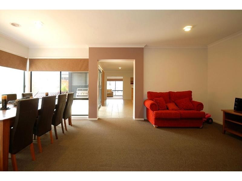 12 Emmett Avenue, Berwick VIC 3806