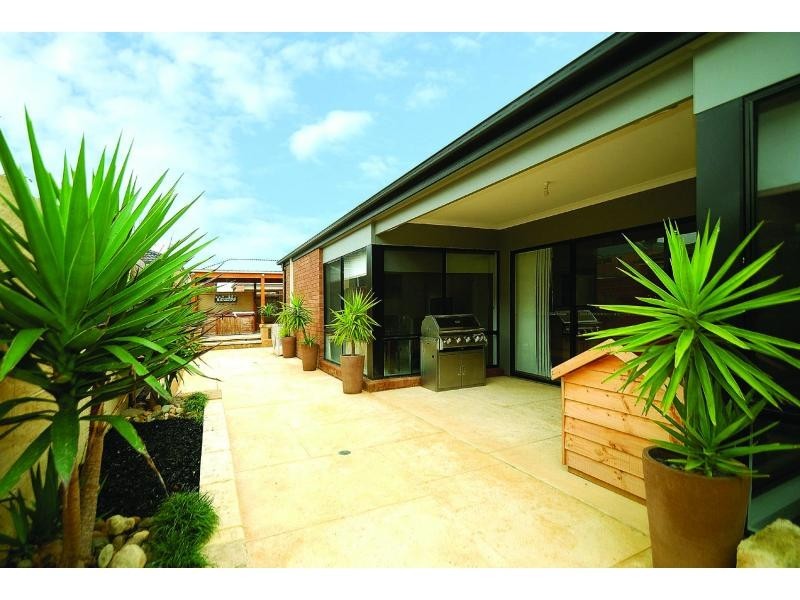 12 Emmett Avenue, Berwick VIC 3806