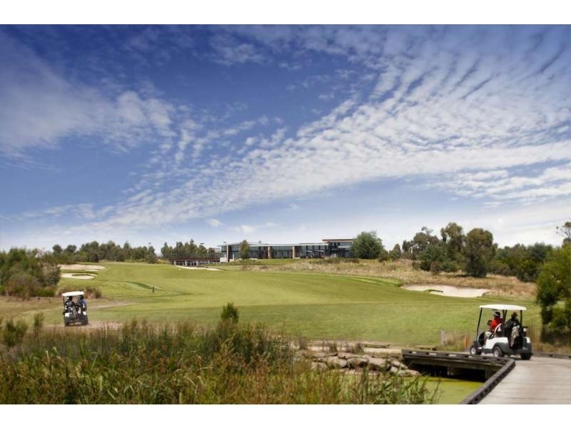 19 Royal St Georges Chase, Settlers Run, Cranbourne South VIC 3977