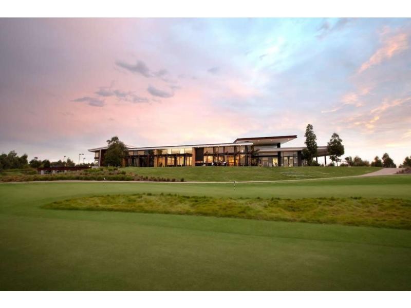 19 Royal St Georges Chase, Settlers Run, Cranbourne South VIC 3977