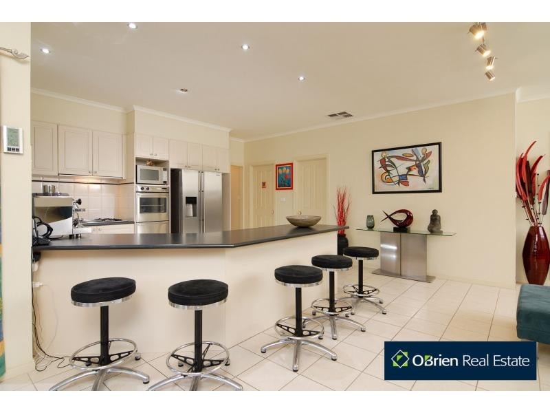 12 Evergreen Court, Cranbourne North VIC 3977