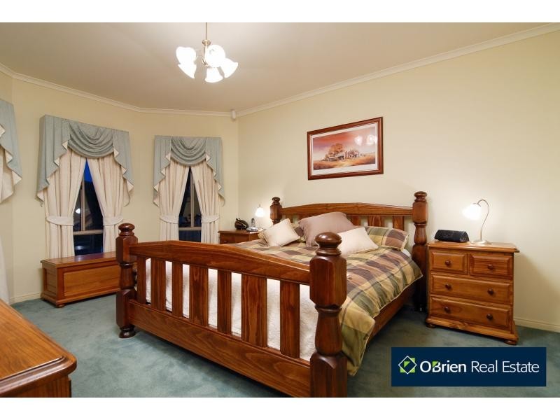 12 Evergreen Court, Cranbourne North VIC 3977