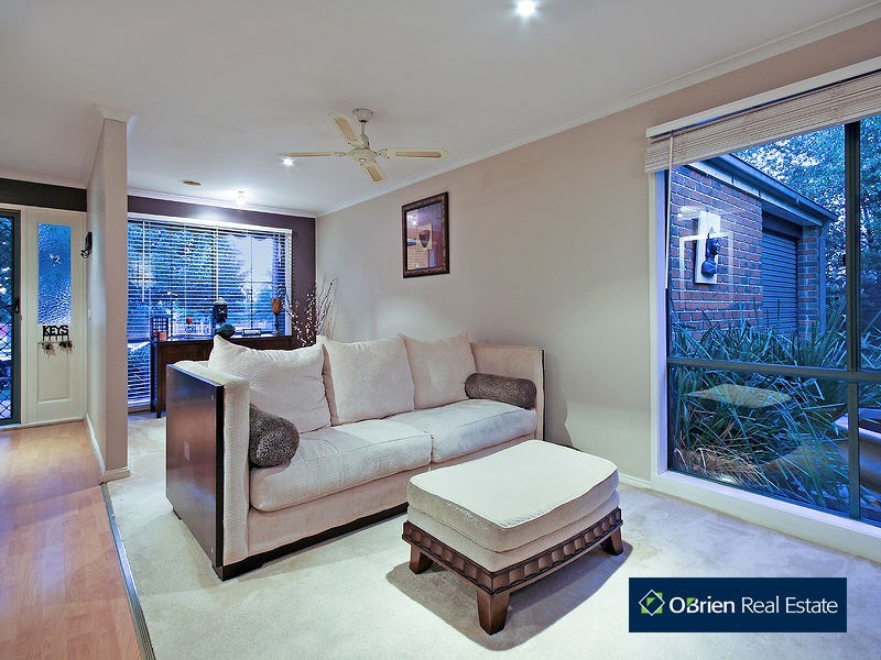 106 Oakgrove Drive, Narre Warren South VIC 3805