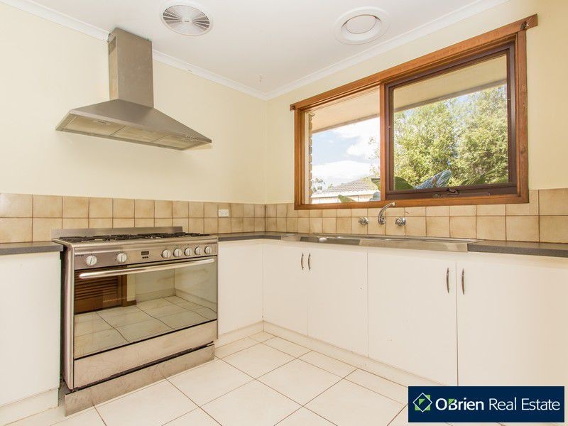 28 Endevour Drive, Cranbourne VIC 3977