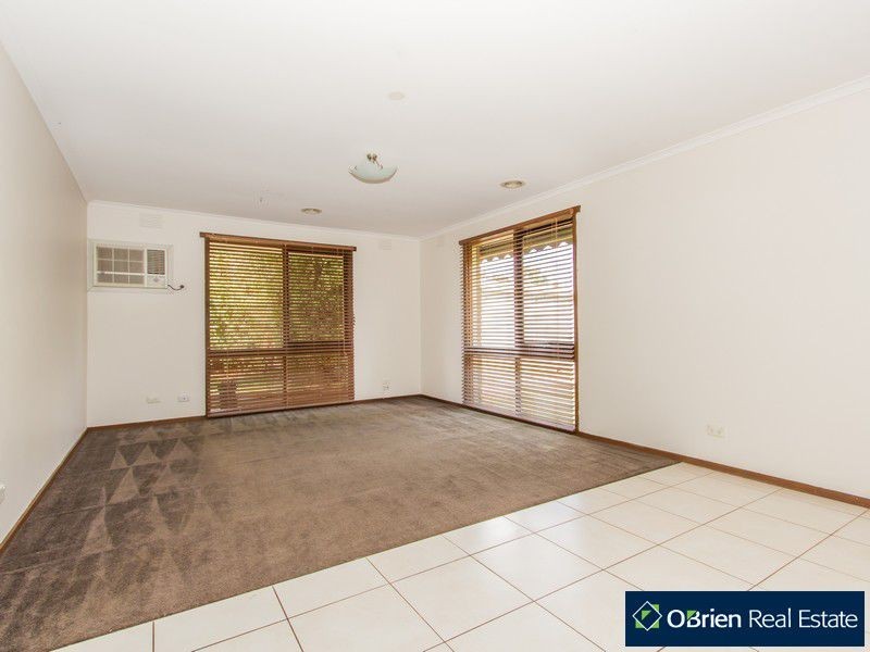 28 Endevour Drive, Cranbourne VIC 3977