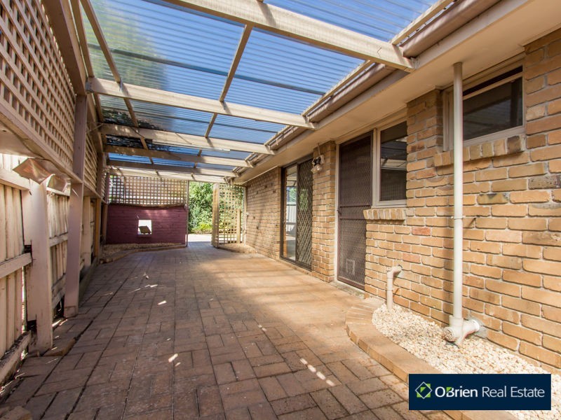 28 Endevour Drive, Cranbourne VIC 3977