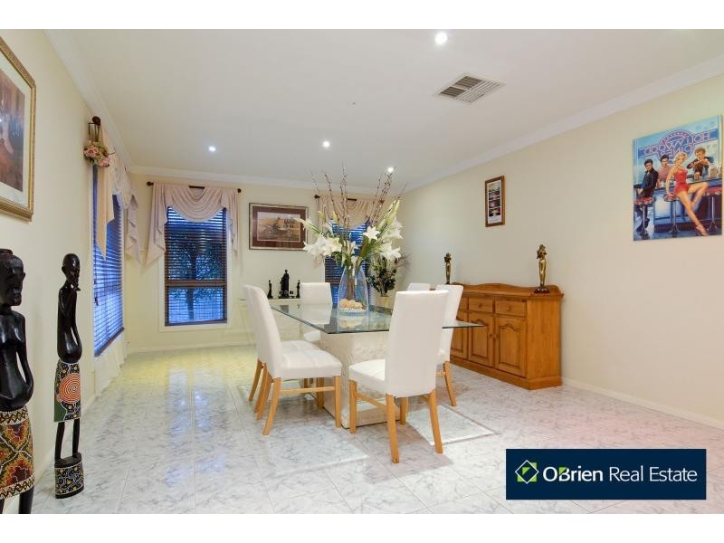 28 Merriwee Grove, Narre Warren South VIC 3805