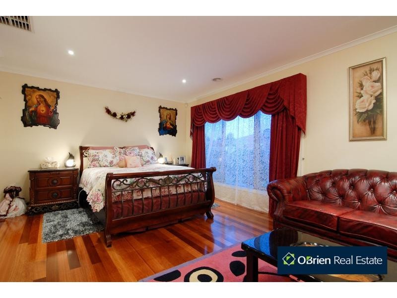 28 Merriwee Grove, Narre Warren South VIC 3805